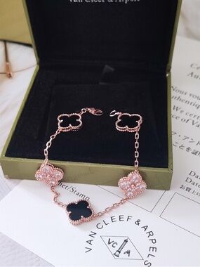 Excellent Used Condition Van Cleef & Arpels Bracelet VCA Bracelet